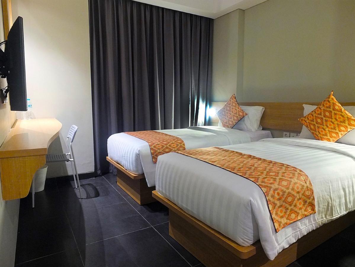 Maple Hotel Grogol Джакарта Экстерьер фото