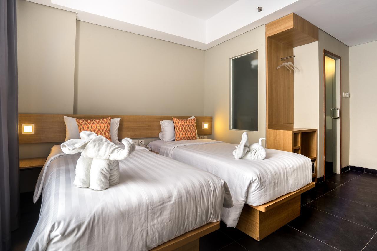 Maple Hotel Grogol Джакарта Экстерьер фото