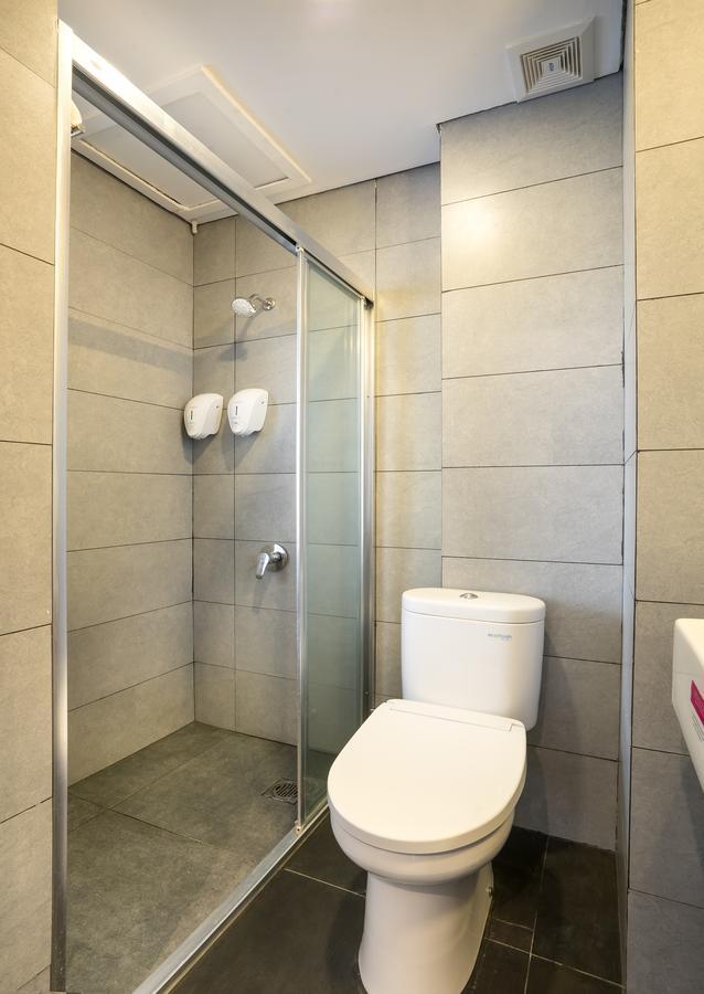 Maple Hotel Grogol Джакарта Экстерьер фото