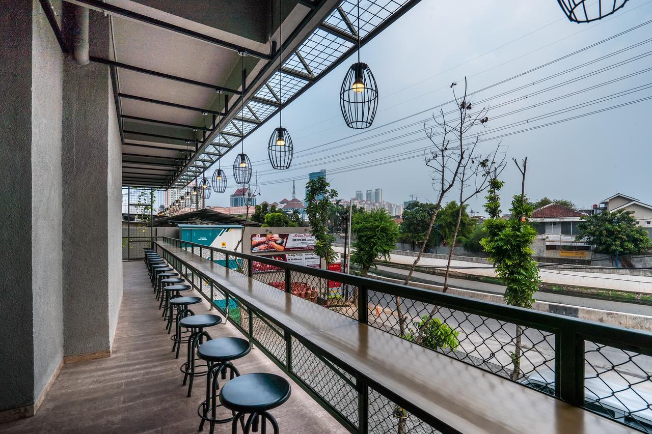 Maple Hotel Grogol Джакарта Экстерьер фото